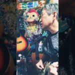 両手に4台のスマホを持ってポケモンGO🎸#自作曲 #弾き語り#Shorts #originalsong#ギター#72歳#スマホ#ポケモンGO#オタク#ソシャゲ#ポケモン#ゲーム