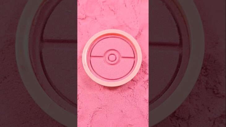 It’s satisfying to form a edition pokemon go from sand A559 #mould #satisfying #kineticsand #mold