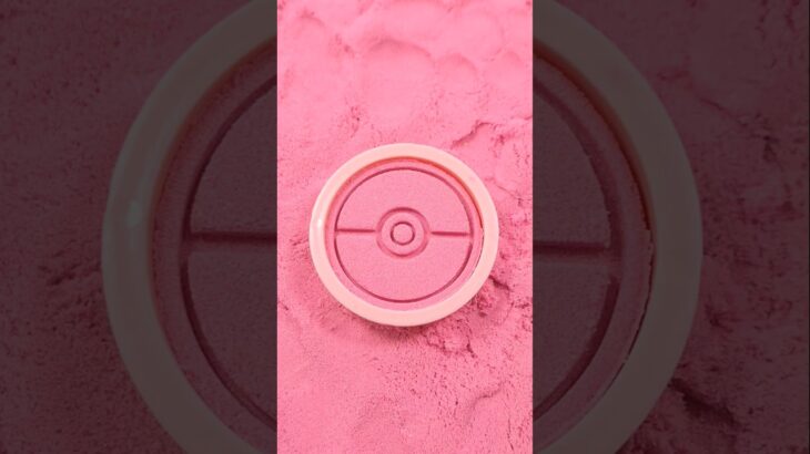 It’s satisfying to form a edition pokemon go from sand A562 #mould #satisfying #kineticsand #mold